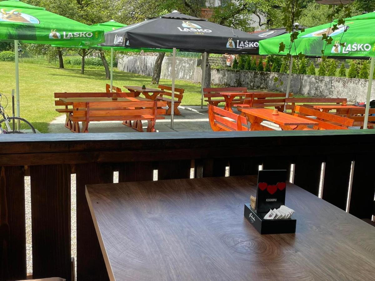 Hostel In Picerija Spajza Mojstrana Kültér fotó