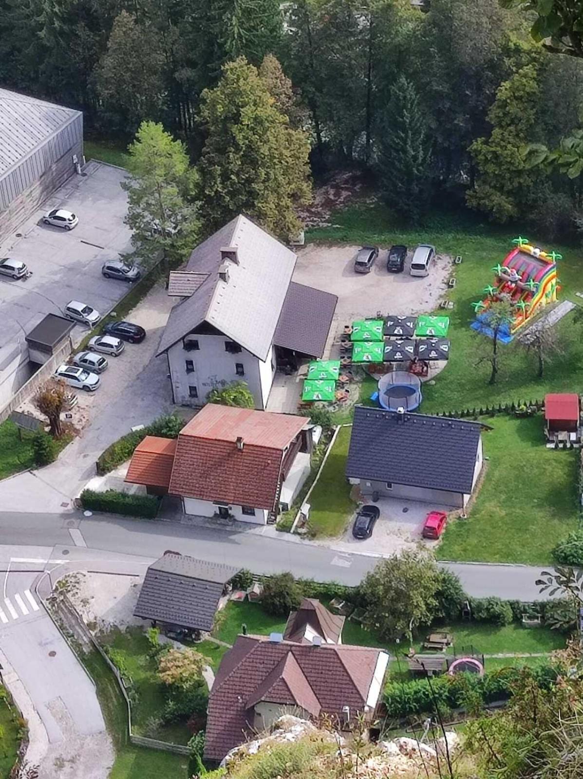 Hostel In Picerija Spajza Mojstrana Kültér fotó